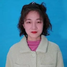 何秋照片